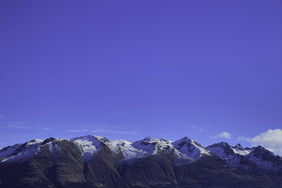 classicblue蓝色雪山初春风景