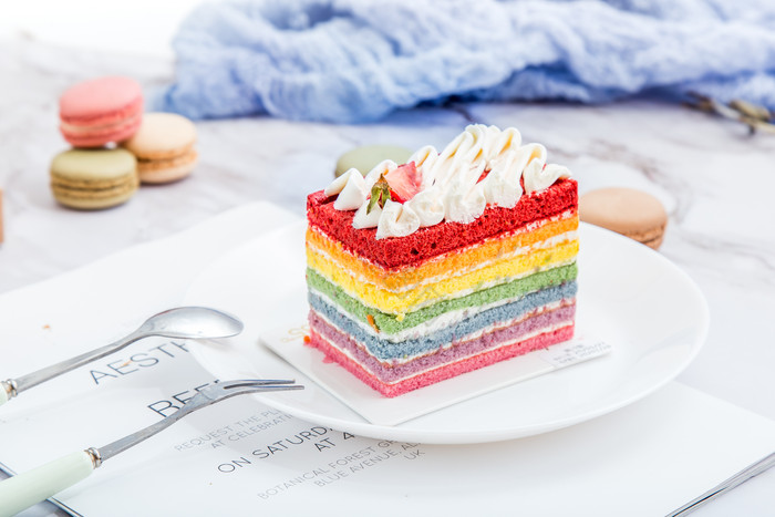 网红的彩虹千层蛋糕ins风下午茶摄影图片