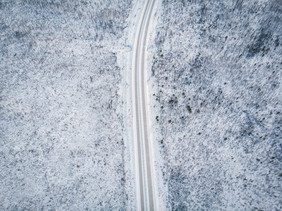 大兴安岭航拍大气清新公路雪地摄影图片