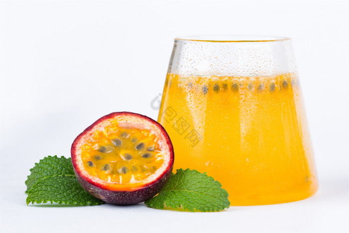 百香果果汁绿色夏季饮品图片