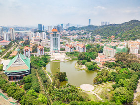 厦门大学网红景点芙蓉湖摄影图片