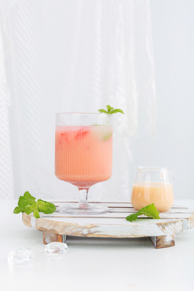 西柚饮料水果茶海报摄影图片