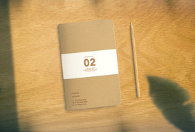 木质木纹餐桌笔记本菜单封面画册样机
