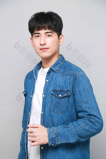 青春帅气暖男半身写真