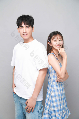 活泼美女帅气暖男情侣写真