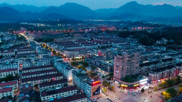 航拍浙江丽水云和县城市夜景