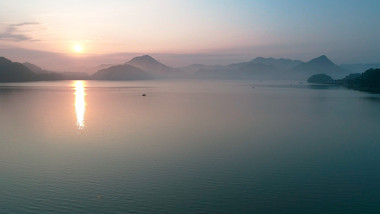 航拍杭州临安青山湖日出