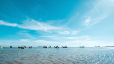 夏日的蓝色海滩延时摄影实拍4K高清