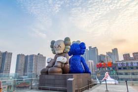 湖南长沙的地标建筑ifs网红玩偶片