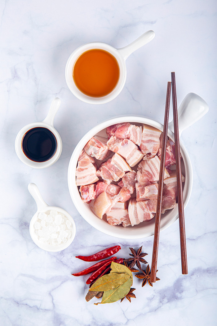 料酒酱油白糖五花肉红烧肉制作图片