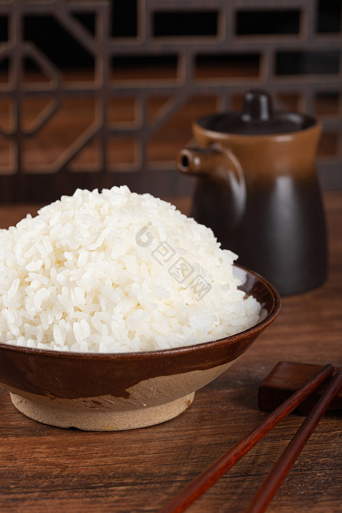 五常大米稻花香米饭图片