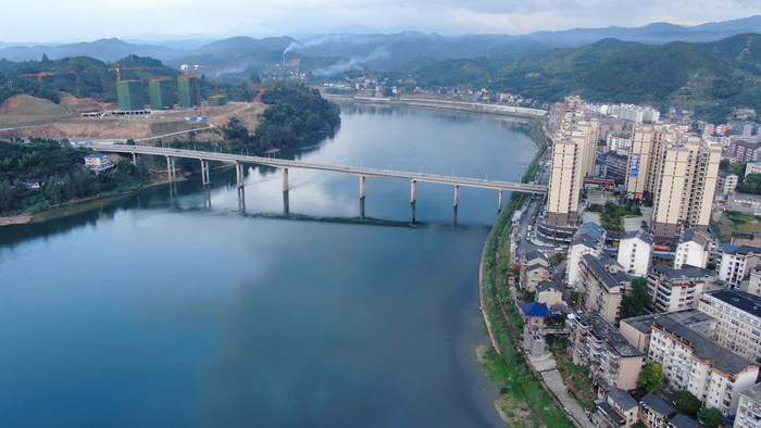 航拍湖南洪江新修大桥