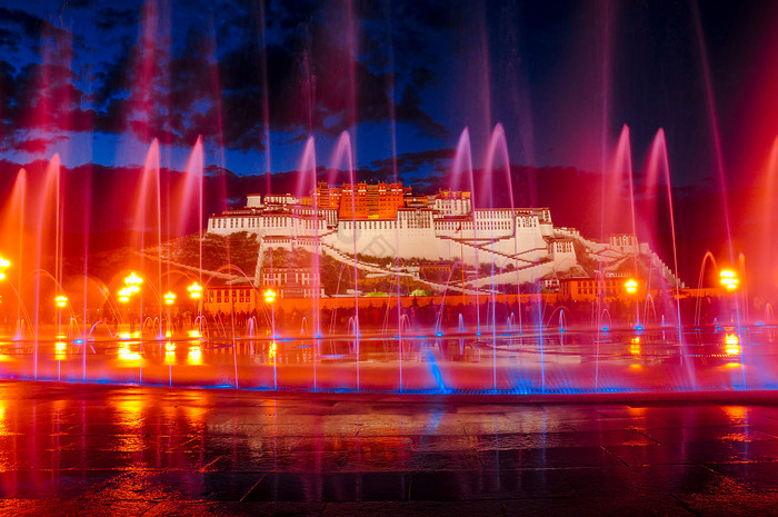 布达拉宫夜景喷泉图片