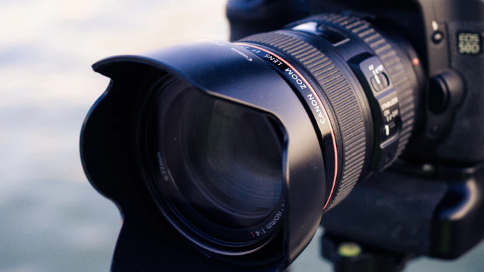 旋转相机上的机身后波轮