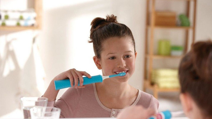 清晨起床仔细刷牙的声音