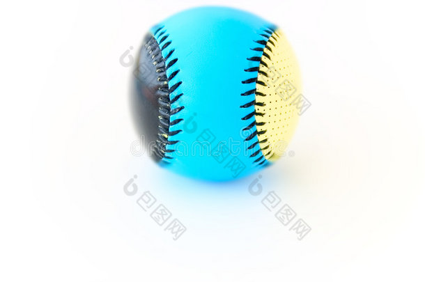 垒球