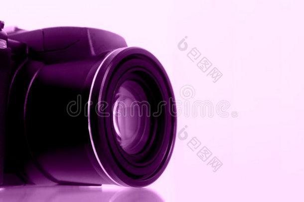 葡萄色背景数码相机