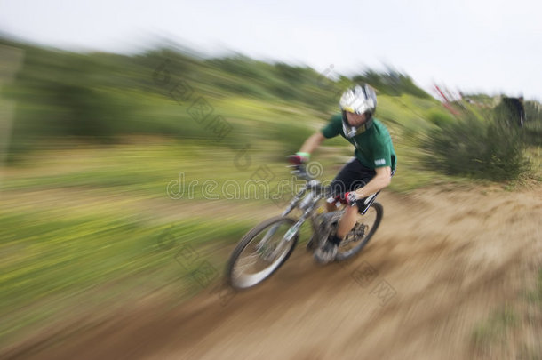 变焦模糊山地车