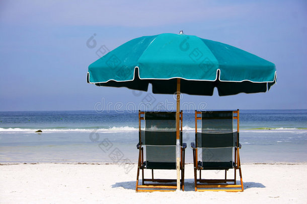 绿色沙滩伞