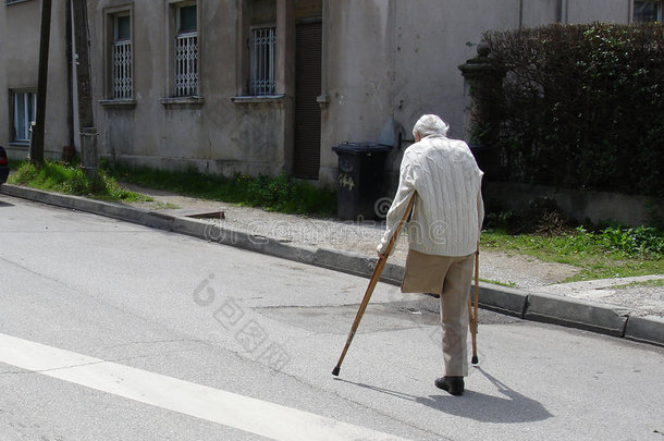 街上的老人