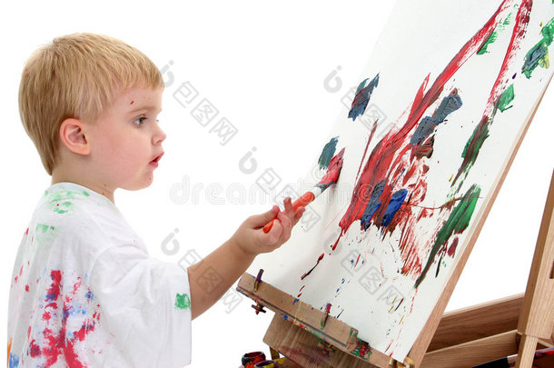 画架上的白人幼儿绘画