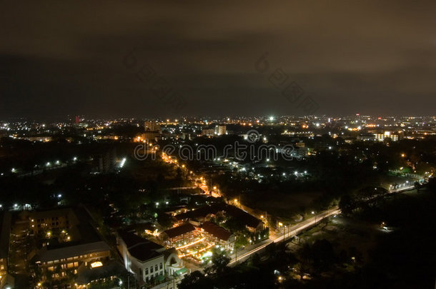 夜晚的芭堤雅市