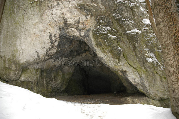 冬季洞穴