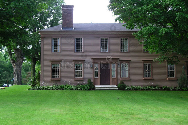新英格兰乔治亚殖民风格的老房子
