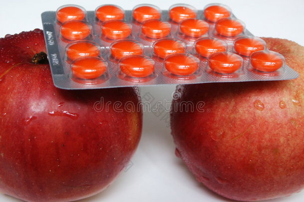 苹果和药片