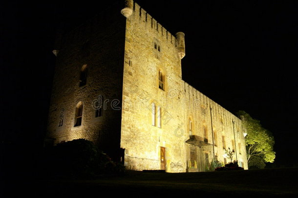 夜色城堡