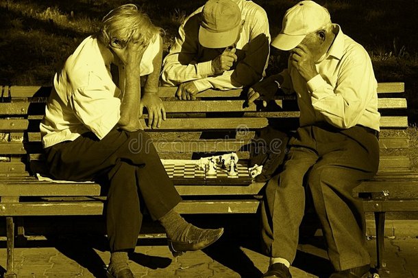 老年人与策略-公园街国际象棋比赛