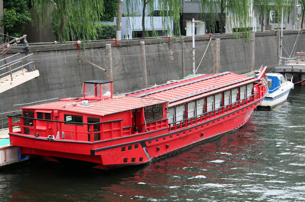 红木船