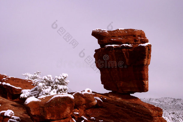 pict5138雪天平衡石