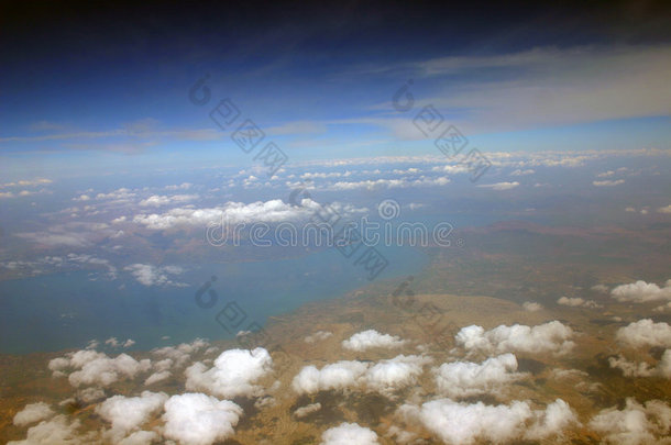 从飞机上俯瞰地球的美景