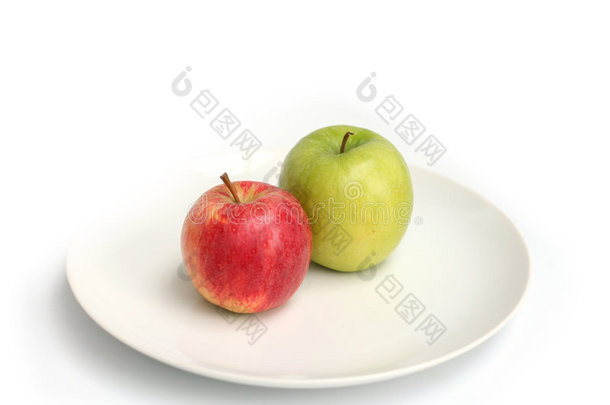 成熟的红苹果和青苹果