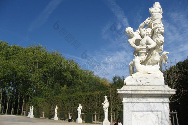凡尔赛花园神话雕像