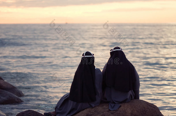 两个修女