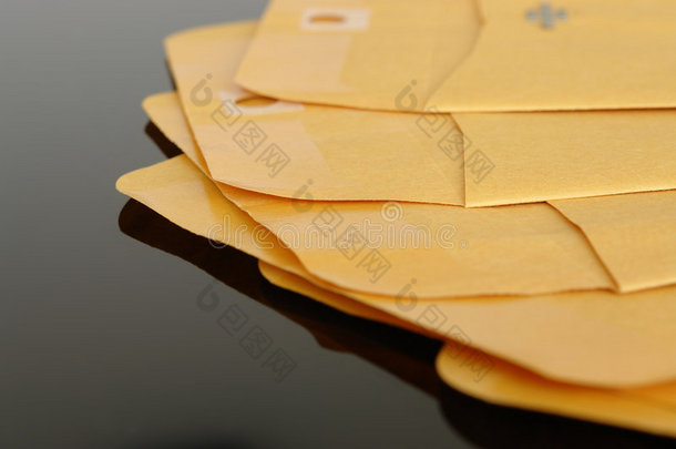 黄色纸信封
