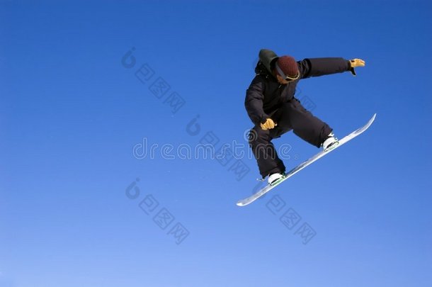 滑雪板运动员在<strong>高空</strong>跳跃