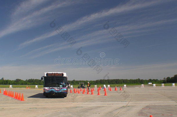 在美丽的<strong>五一</strong>节乘坐公共汽车