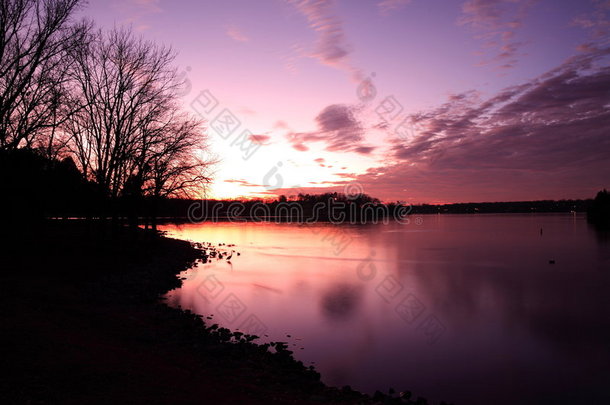 夕阳山核桃湖