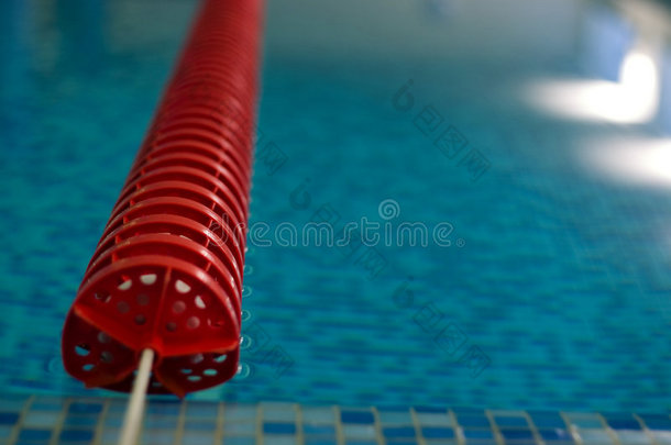 红线游泳池