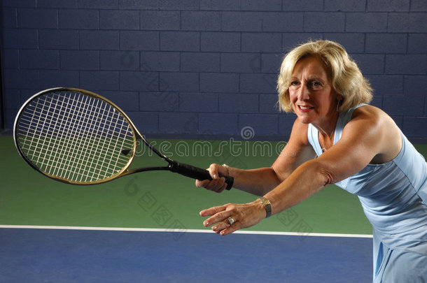 高级健康网球姿势