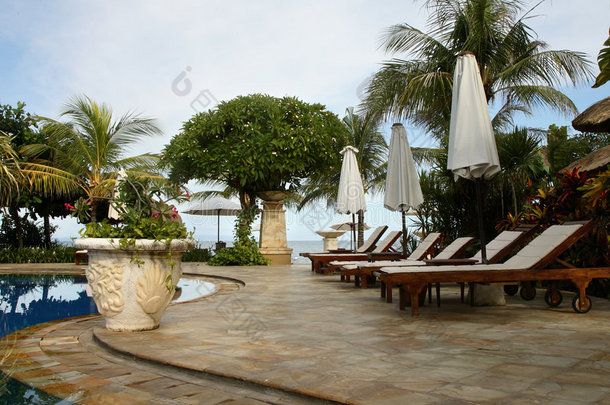 巴厘岛热带酒店游泳池