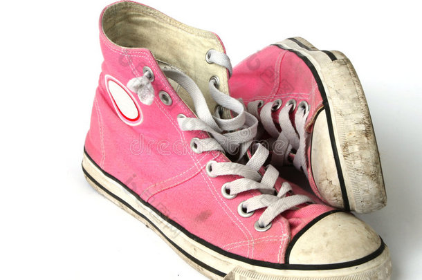 少女粉色运动鞋