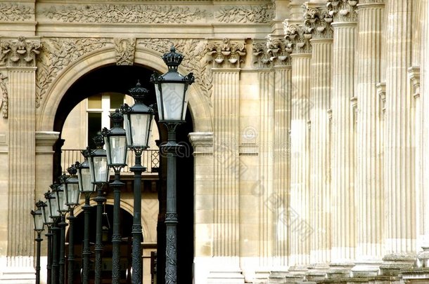 巴黎卢浮宫灯笼