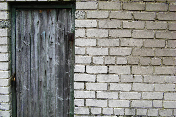 旧墙旧门