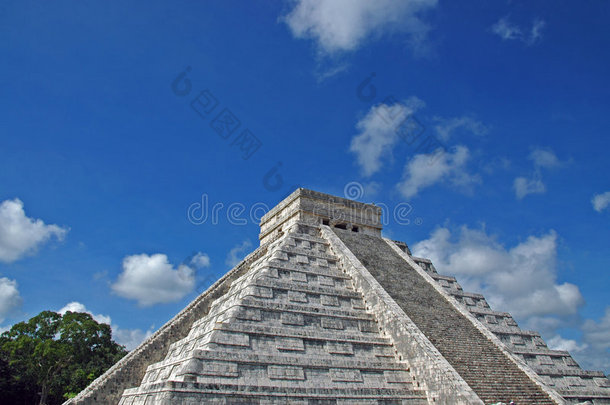 尤卡坦半岛的古代玛雅金字塔