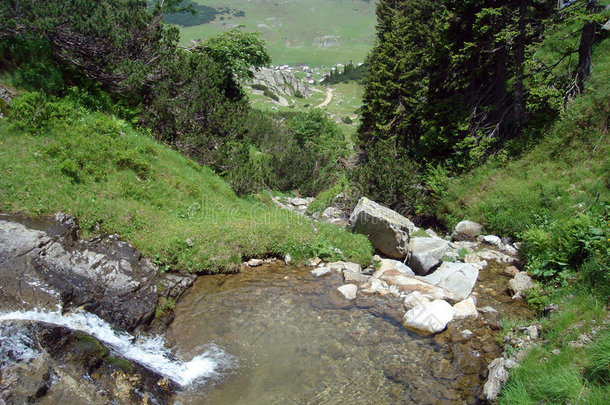 波黑山区的河流