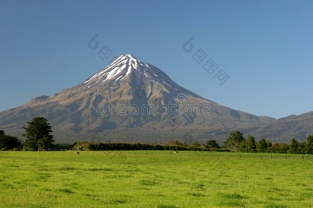 新西兰塔拉纳基山